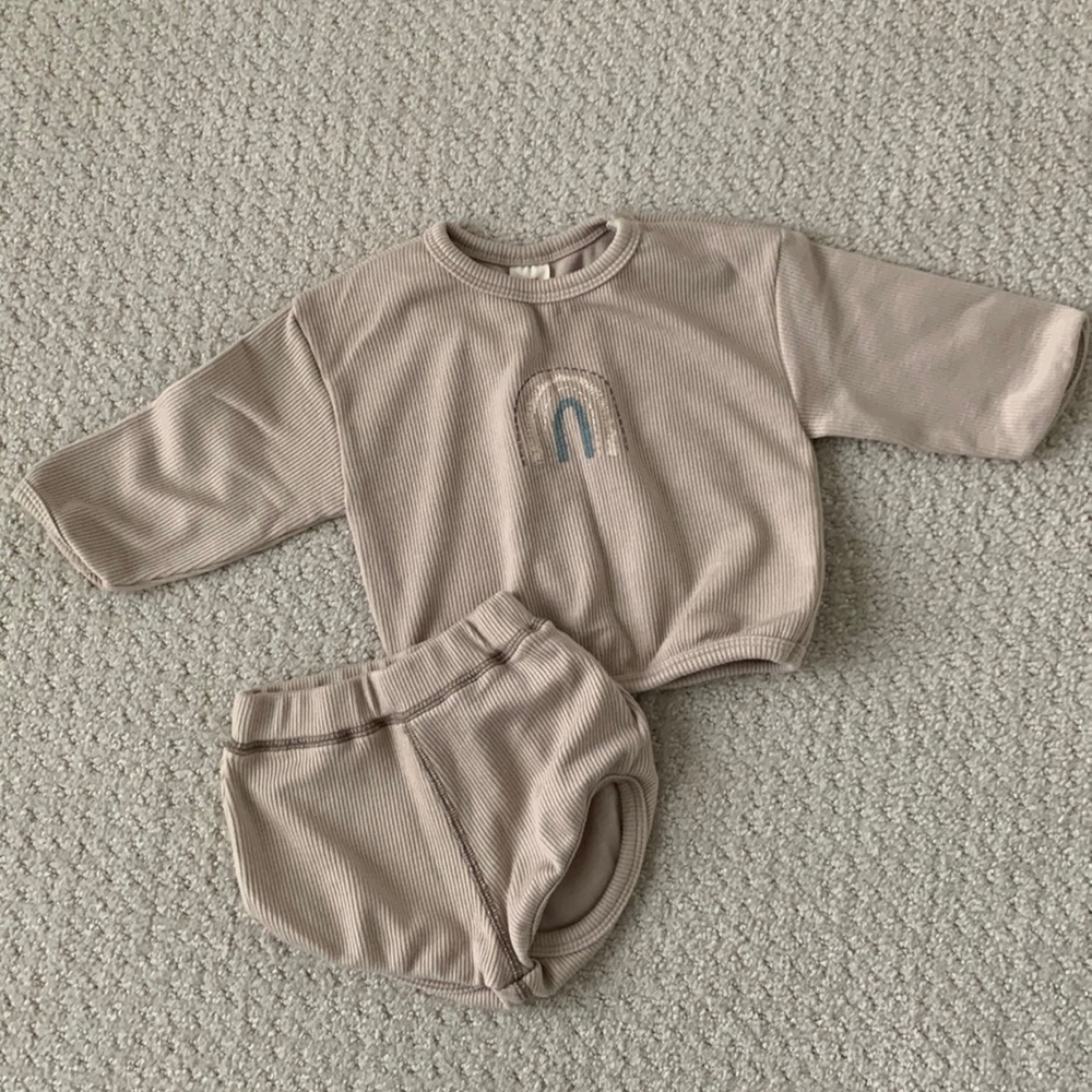 Baby long sleeve and bloomers set